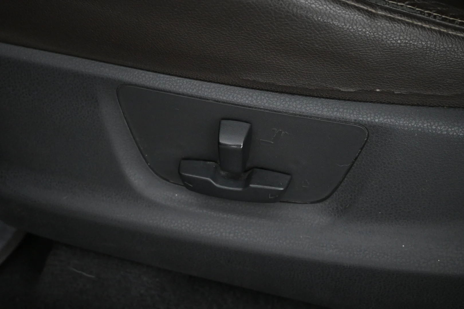 Car Image - 2HdUimkRputJ2xmVfpElsr