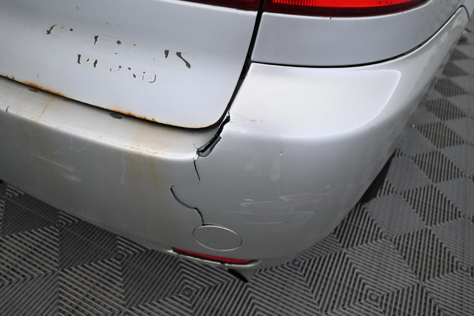 Car Image - 1wsUaG4G2y4EEMtzdQvtcx