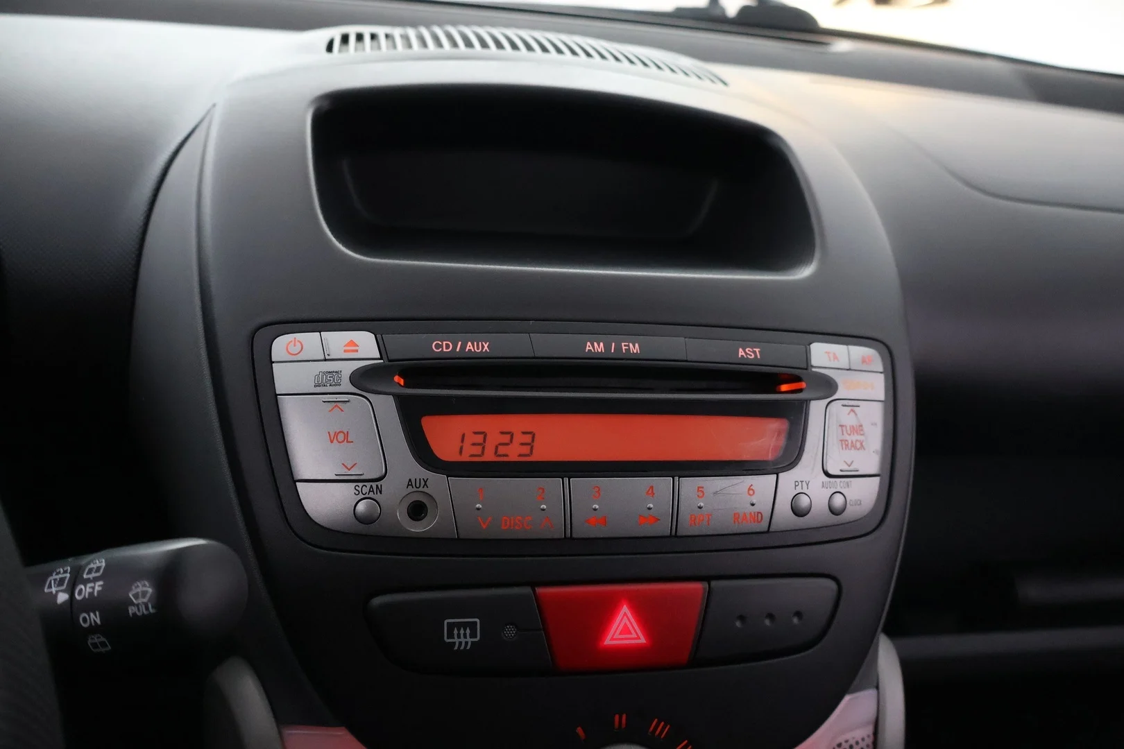 Car Image - 7GtD2r9XiQHD6K01MFrKoI