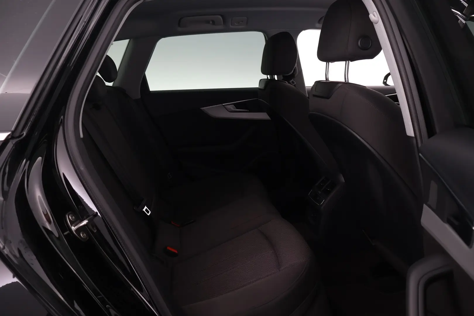 Car Image - 59IUNpT3FCXMvdSlFwkR7u