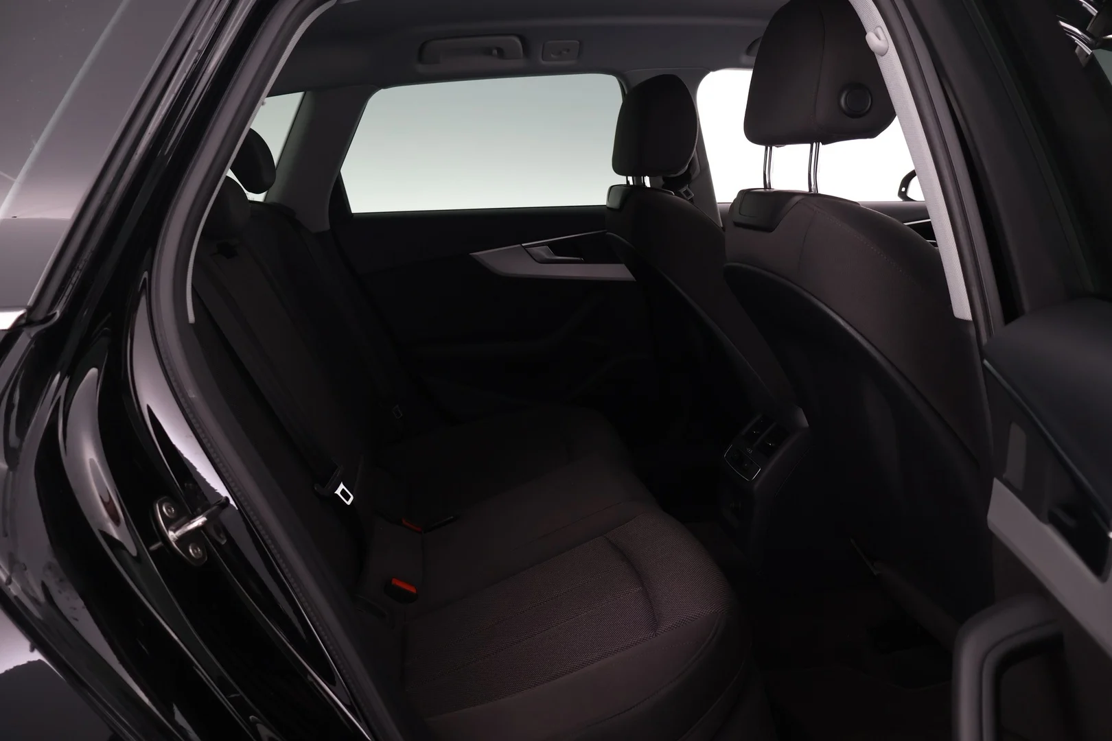 Car Image - 59IUNpT3FCXMvdSlFwkR7u