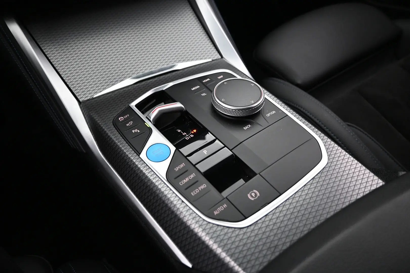 Car Image - 19UYJc9TFAEf7pSRHPe5FQ