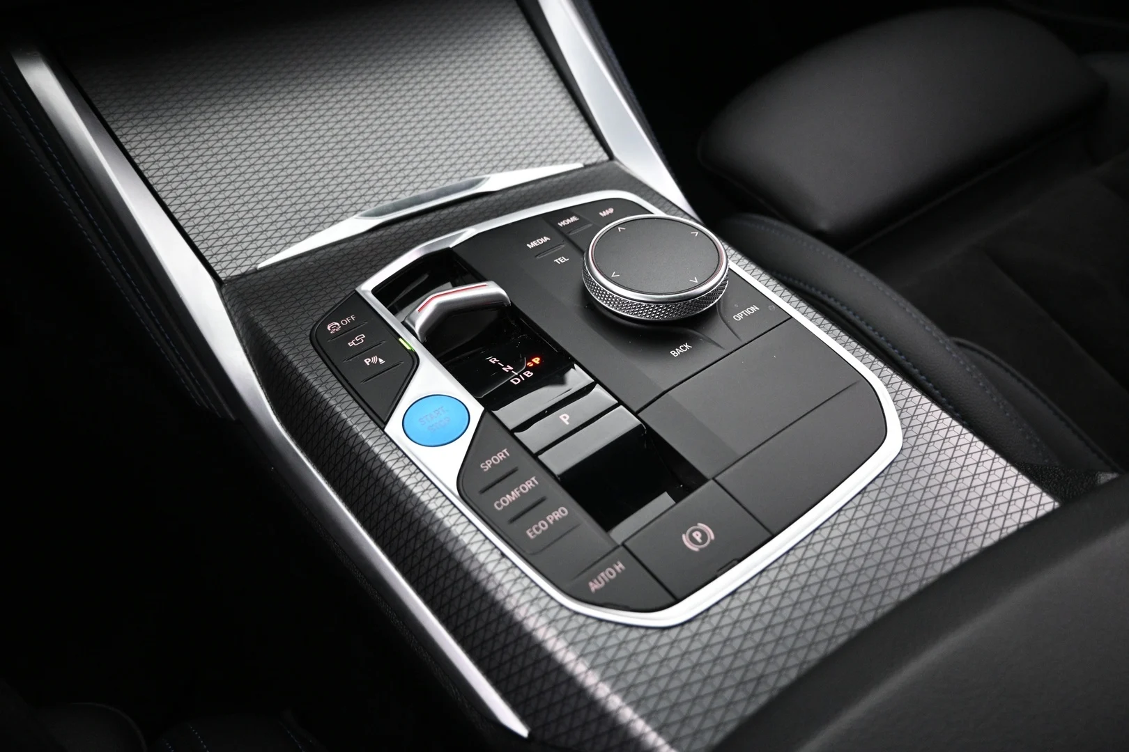Car Image - 19UYJc9TFAEf7pSRHPe5FQ