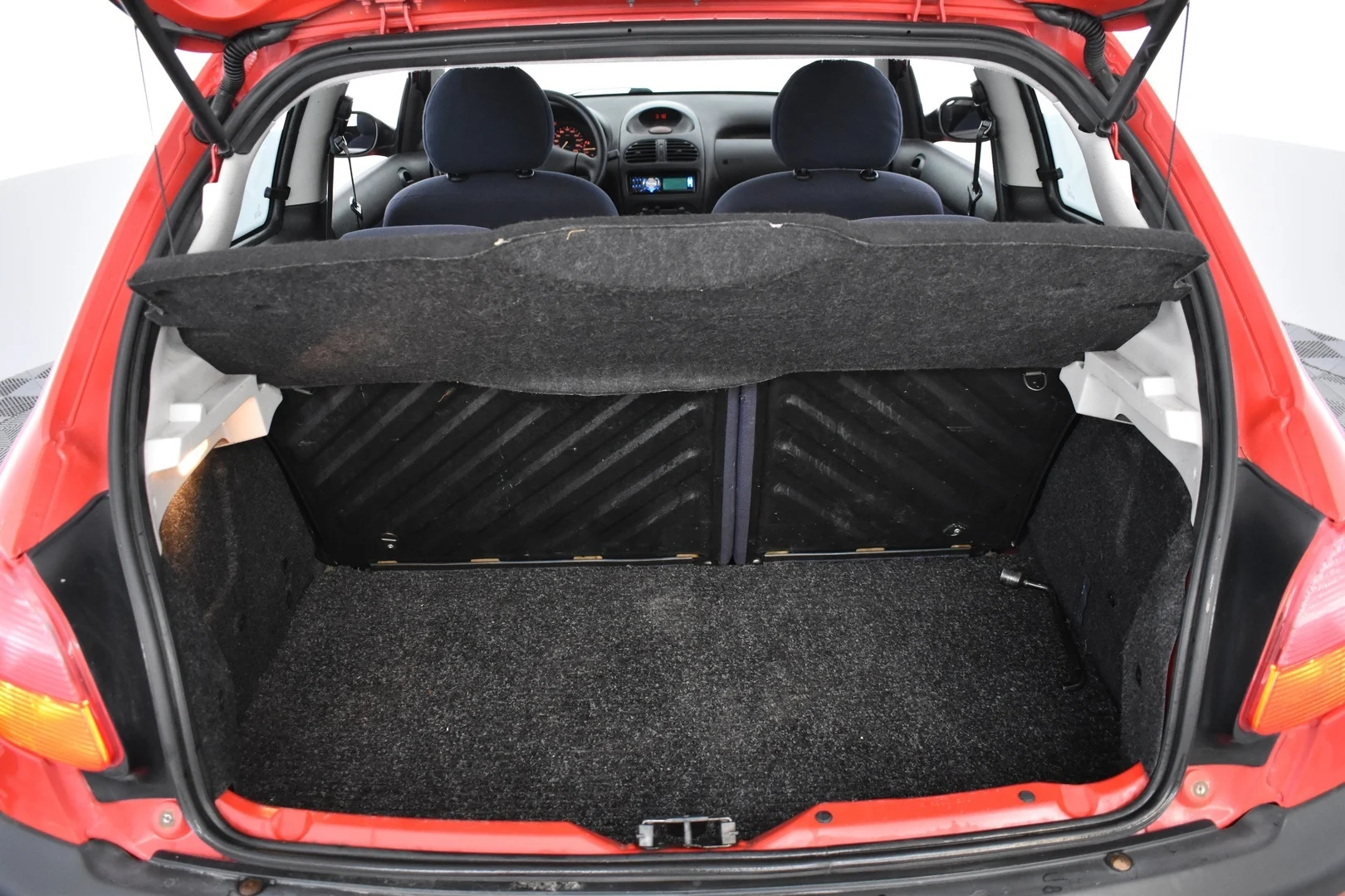Car Image - 4B1K01U56yMe4AJMnQdaV9