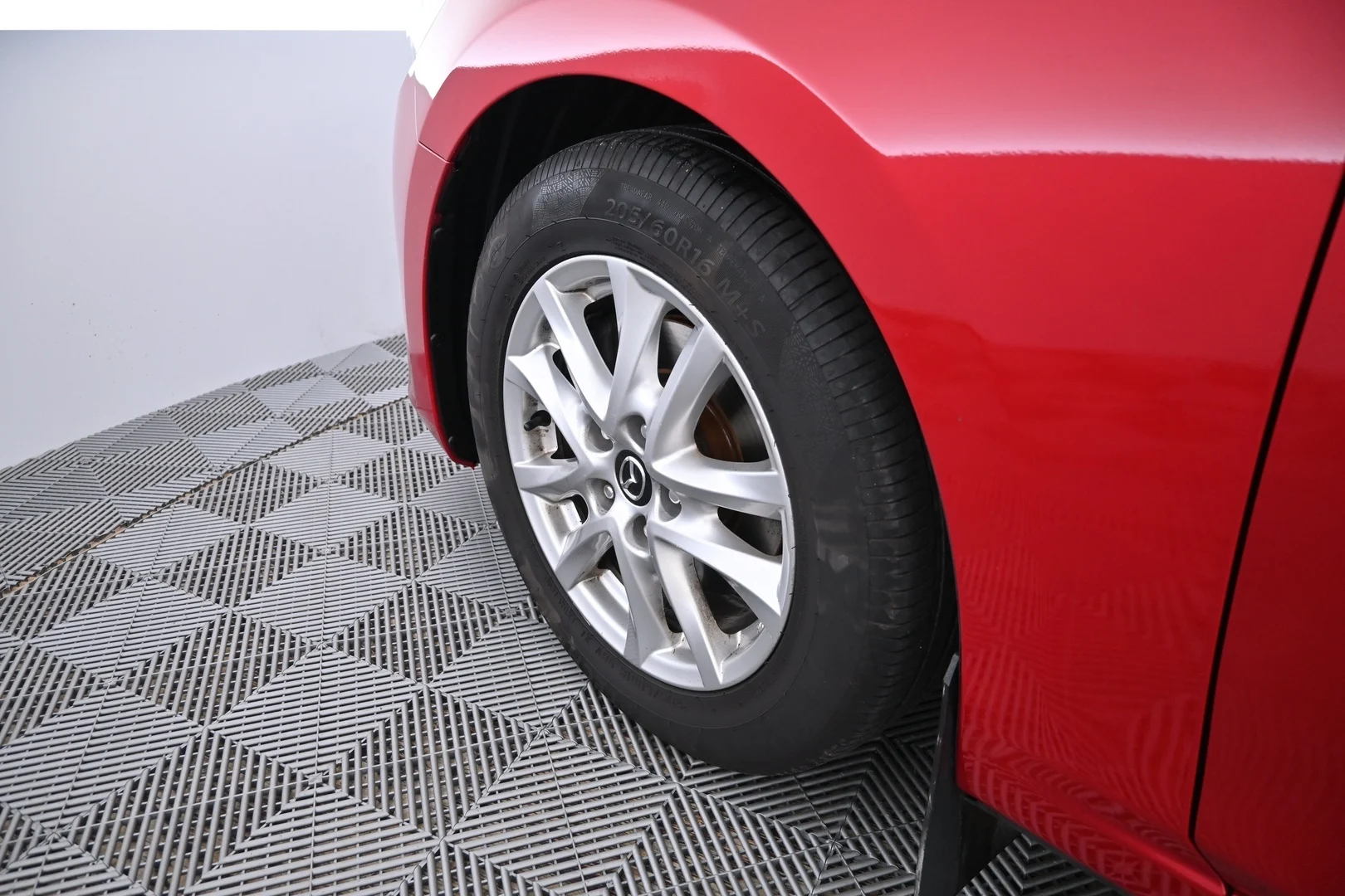 Car Image - 5XZ61VzRzzrrAW4xg8Z0GN