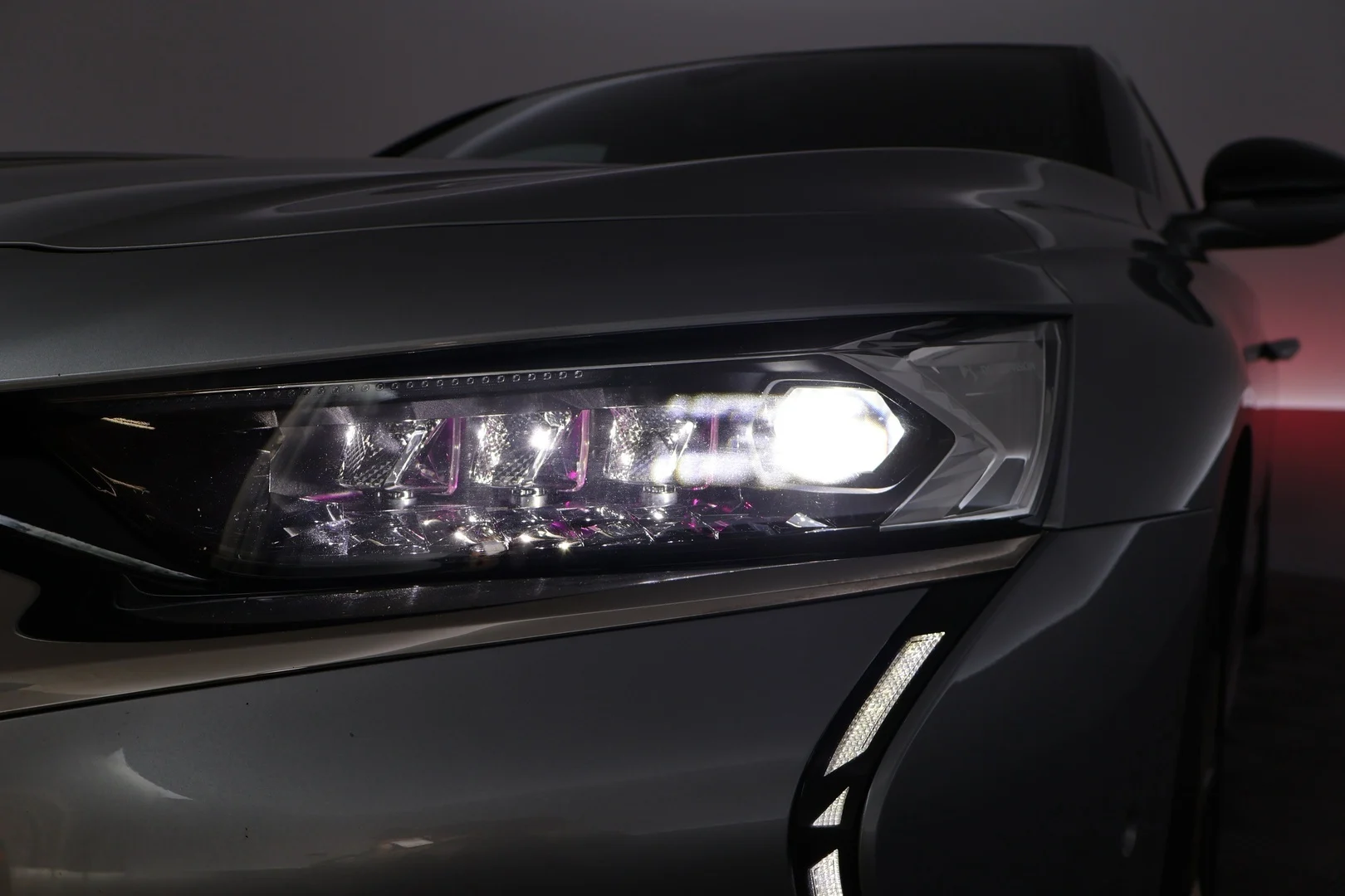 Car Image - zeiBkvwP8GbVz9XV9gsU1
