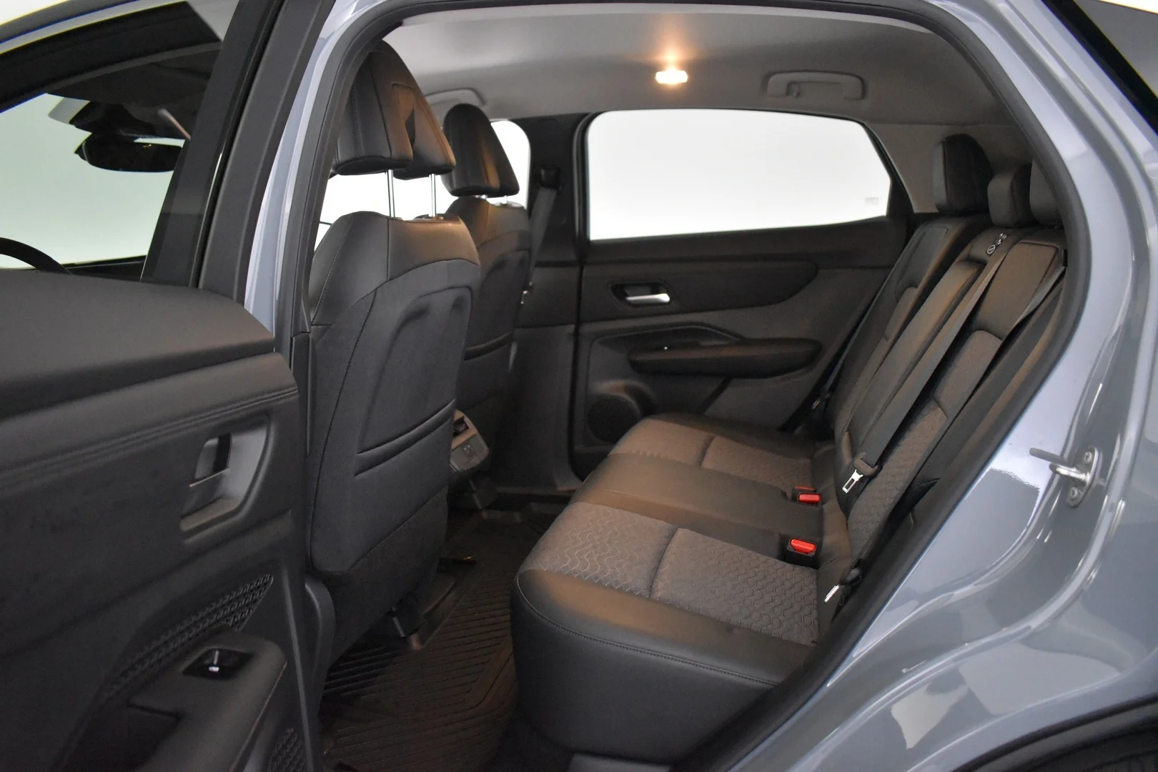 Car Image - 2EkR96YsSJ5NxCWKyDB2V7