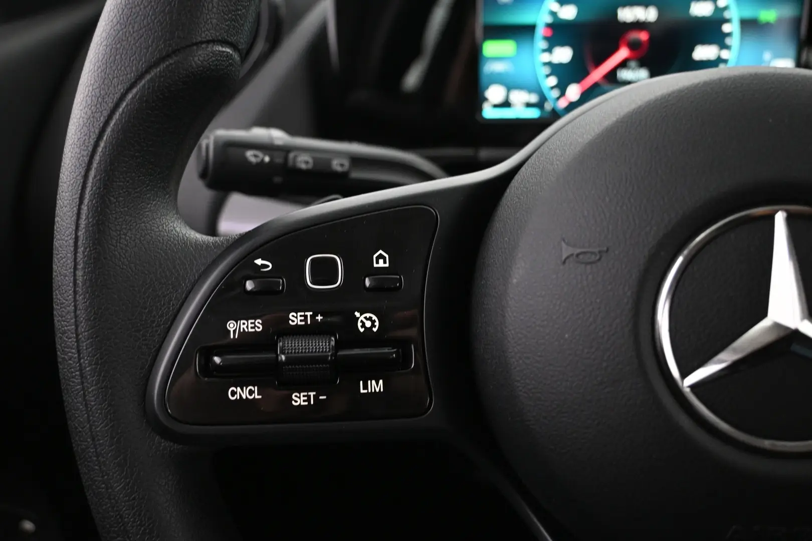 Car Image - KdnRJ8d7UCdiFDKsZ87TQ
