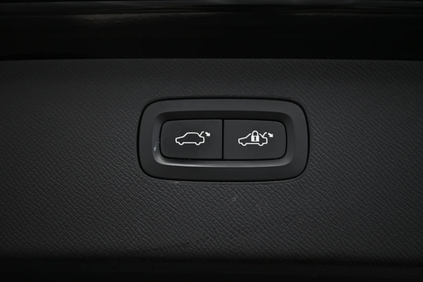 Car Image - 2SsgJc5xlq2Uqx61A9revj