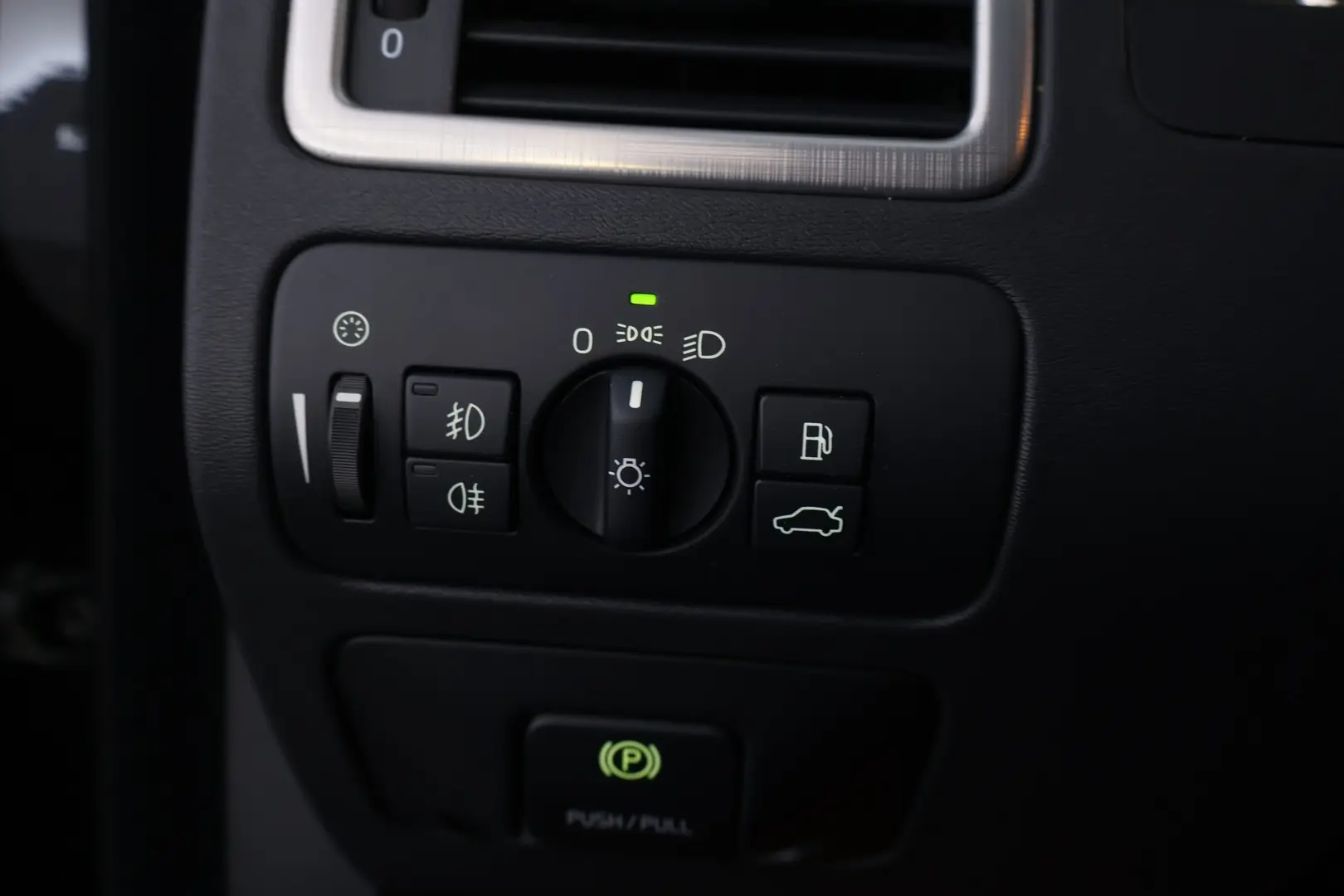 Car Image - 6YEQorhE1l8NCX0pQjqpqm