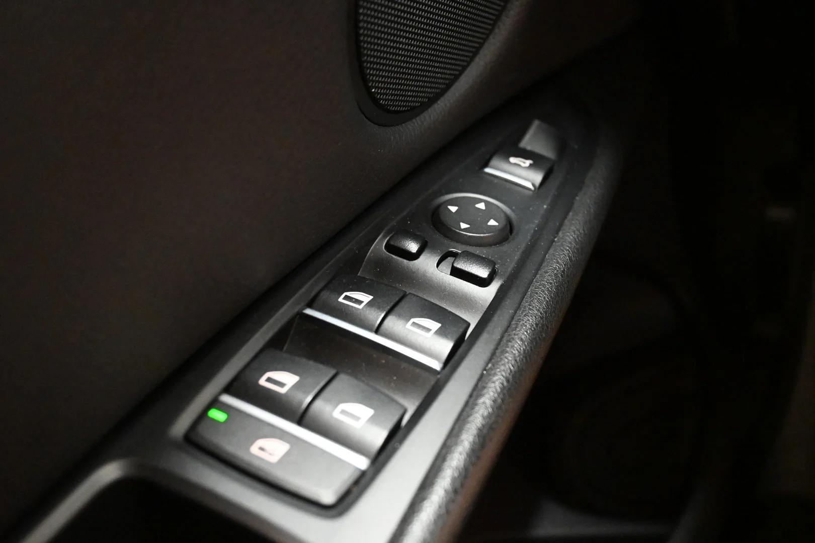 Car Image - 4ygo7BU9pEZjZ2DURR0zsG