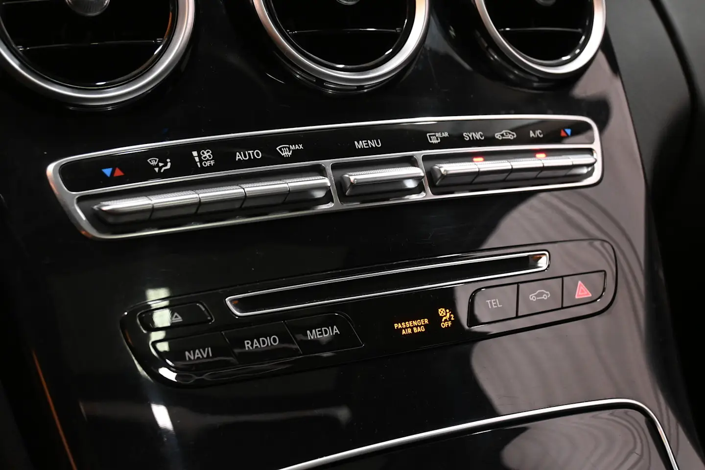 Car Image - 6ZaJxWx38sQ8SF7plGMylf