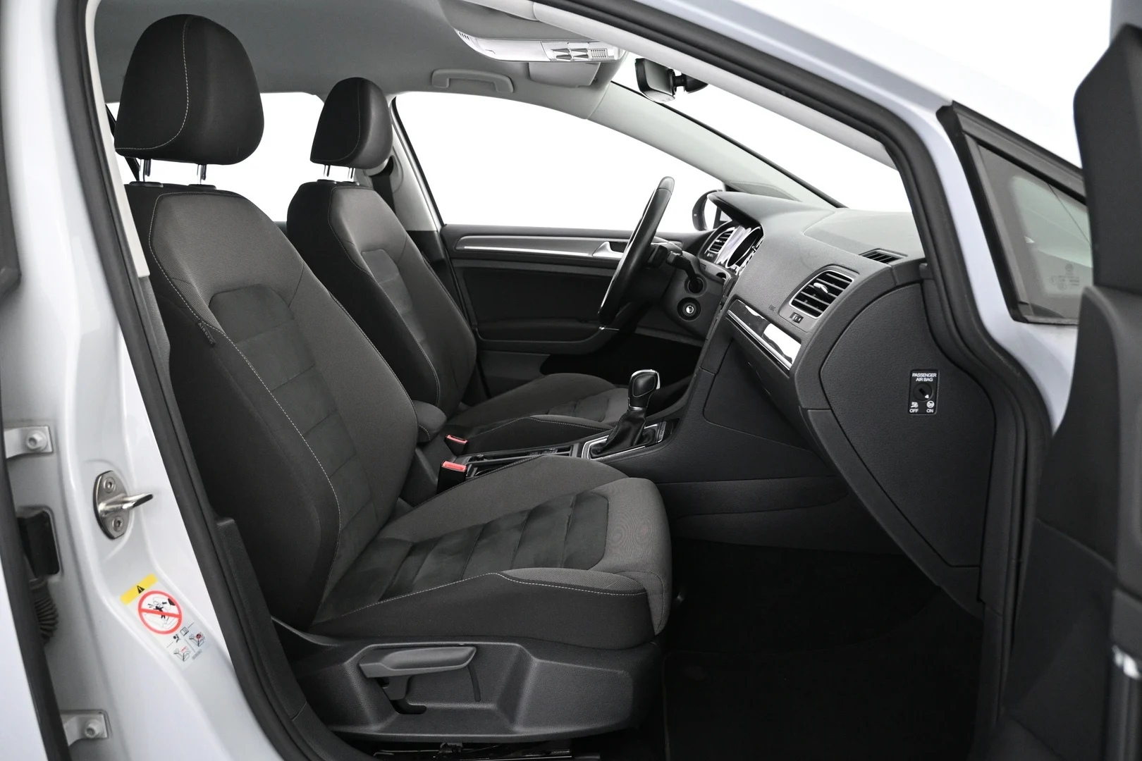 Car Image - 25F1wcQERt45FVvintyCaU