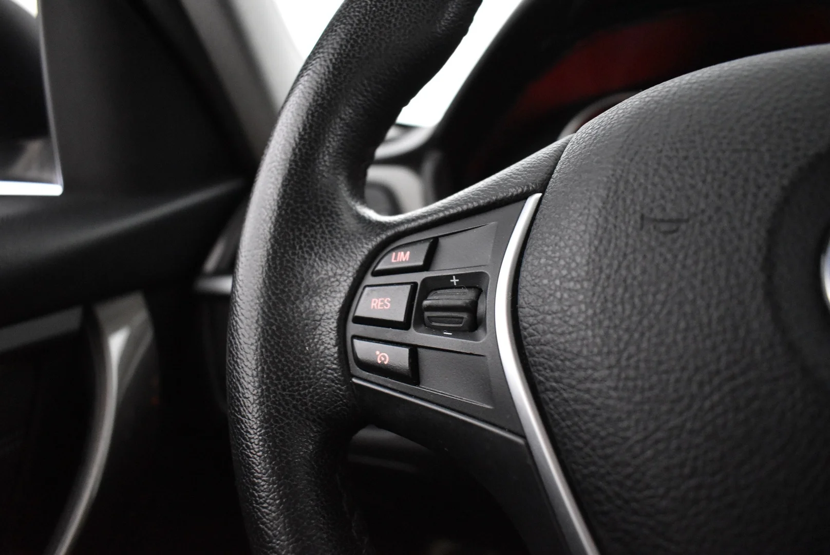 Car Image - 1fsjCbeoVV8EYoXFR6NBJg