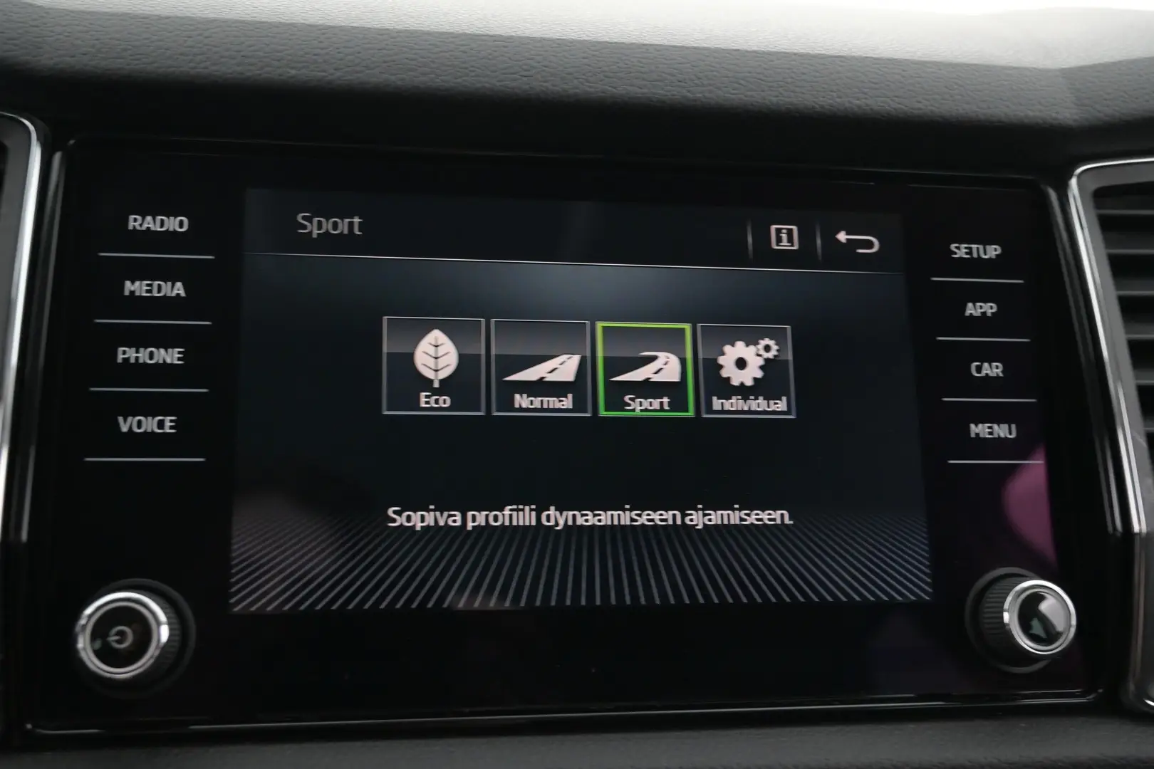 Car Image - 6VAlMILiVP9J8KbHu6L2pJ