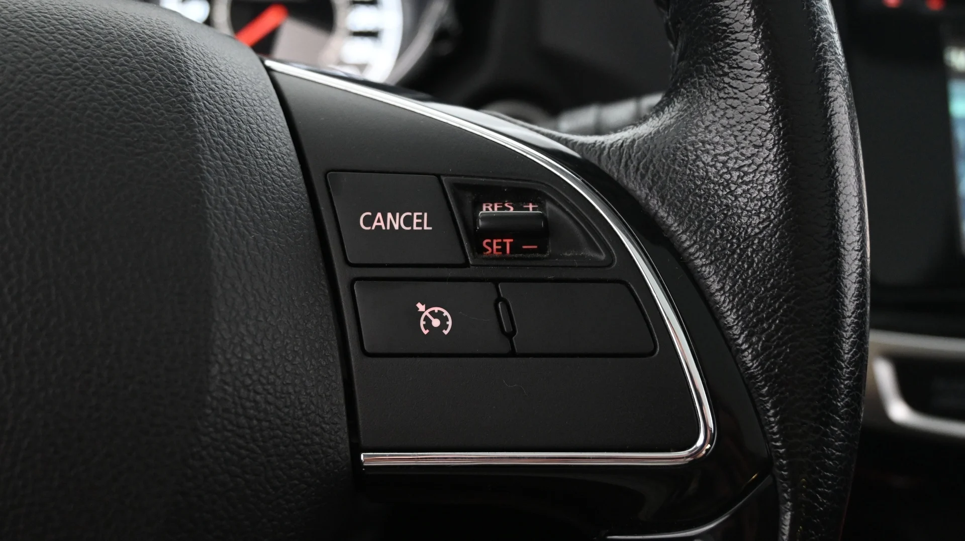 Car Image - 5YEMU0e9jd5psxnrfriFVr