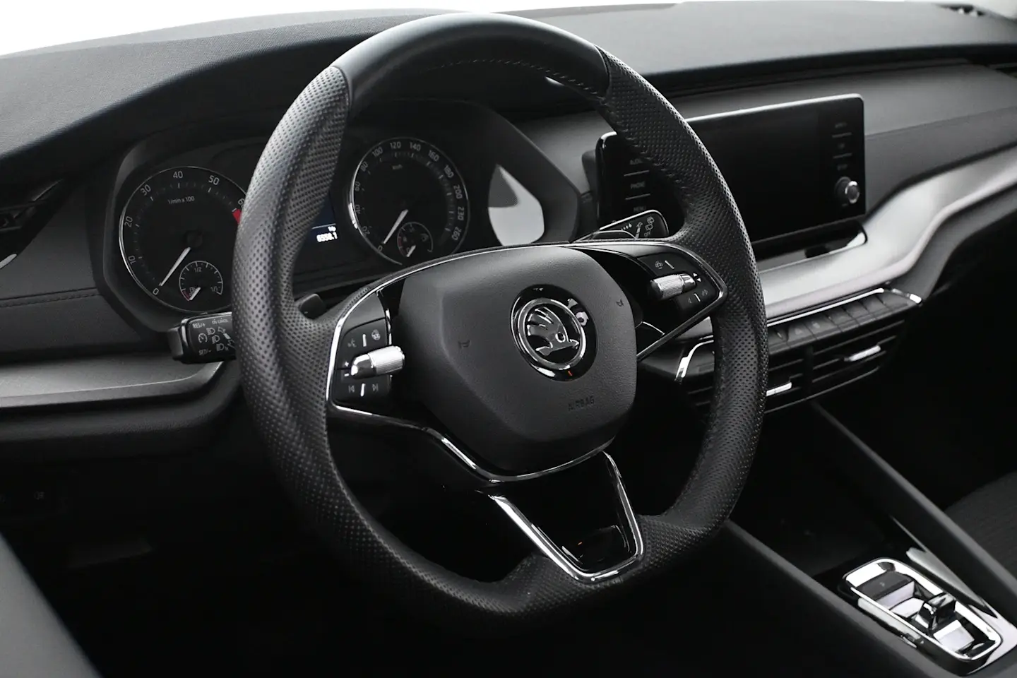 Car Image - ZvBF7LNEptzvqFN4ryolx