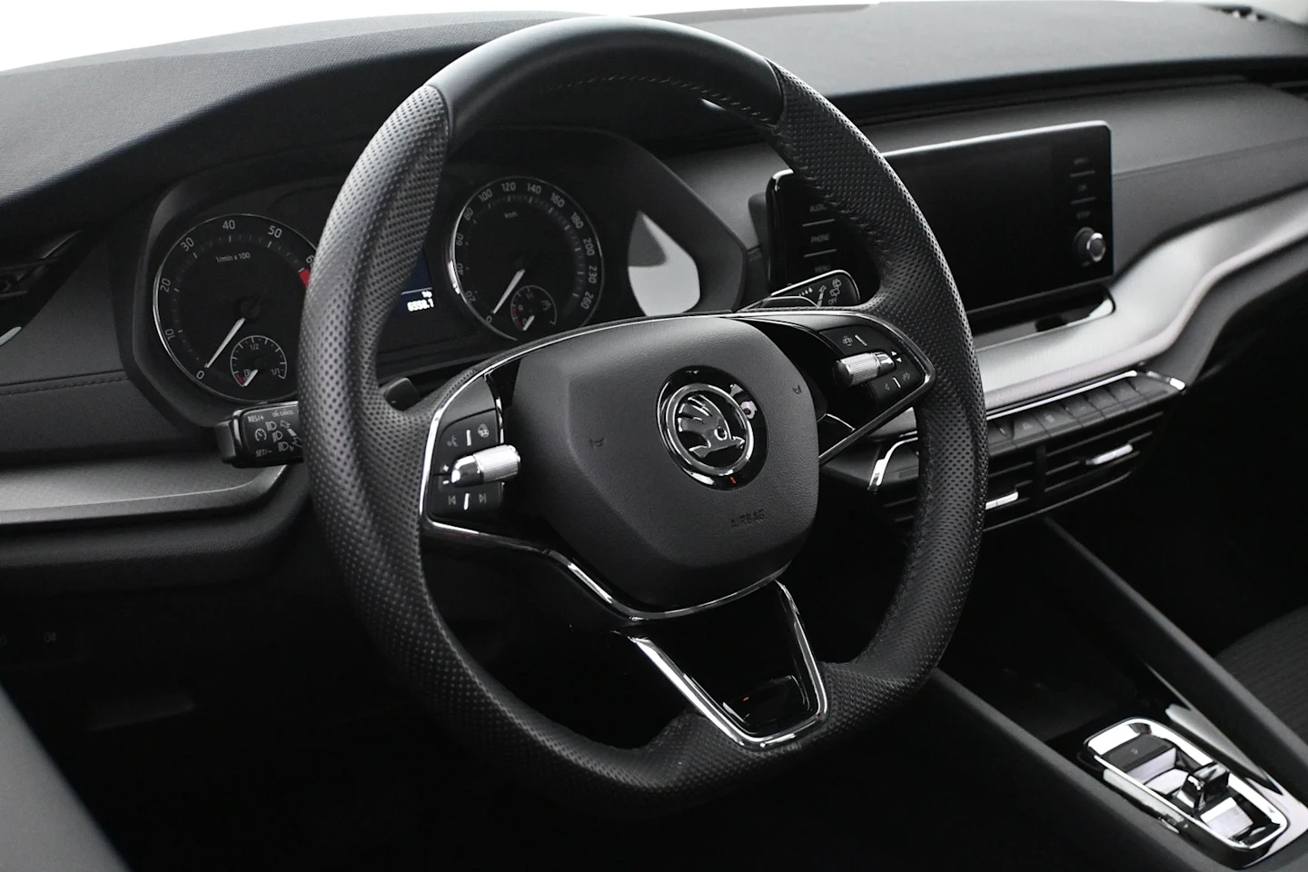 Car Image - ZvBF7LNEptzvqFN4ryolx