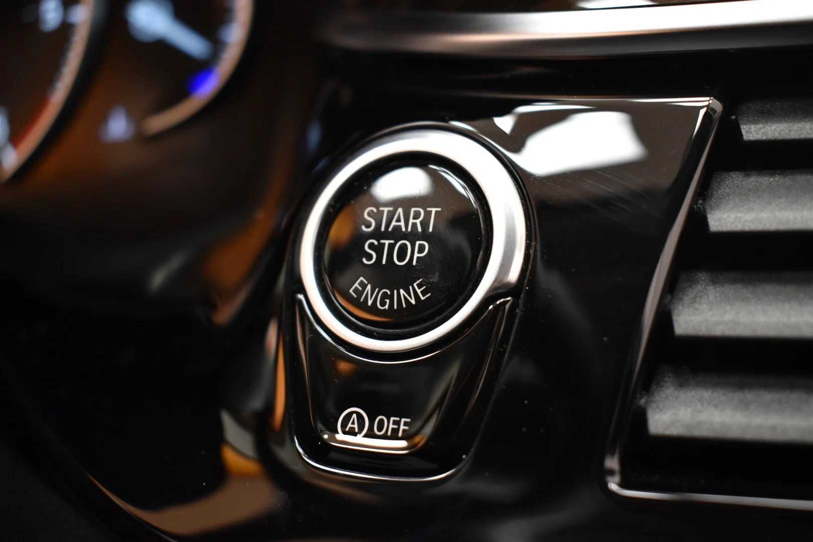 Car Image - 4ftK1Ho9rY9YbdhyqxQ3ae