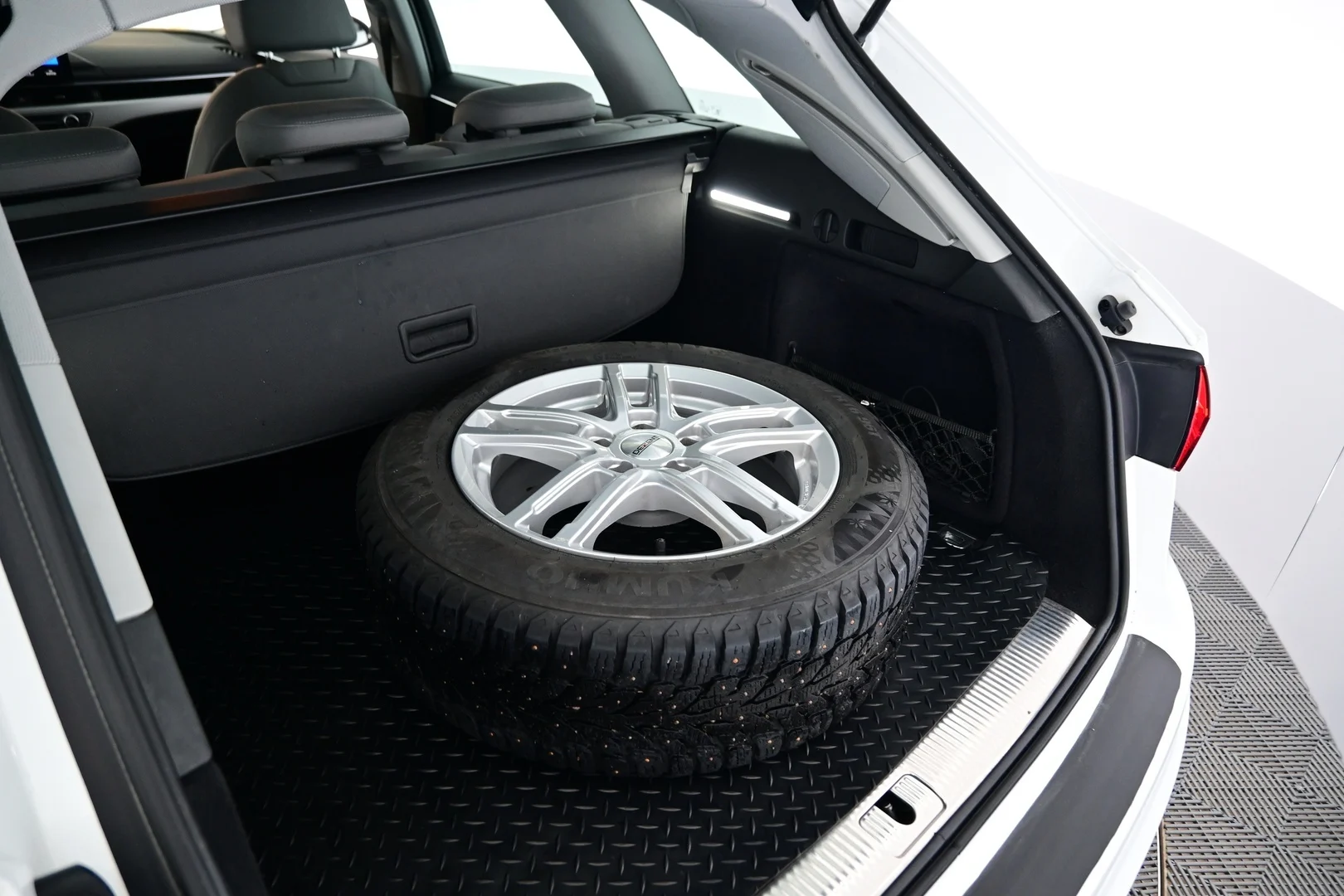 Car Image - 7DM3aT8zI9epeJ5UEXpa55