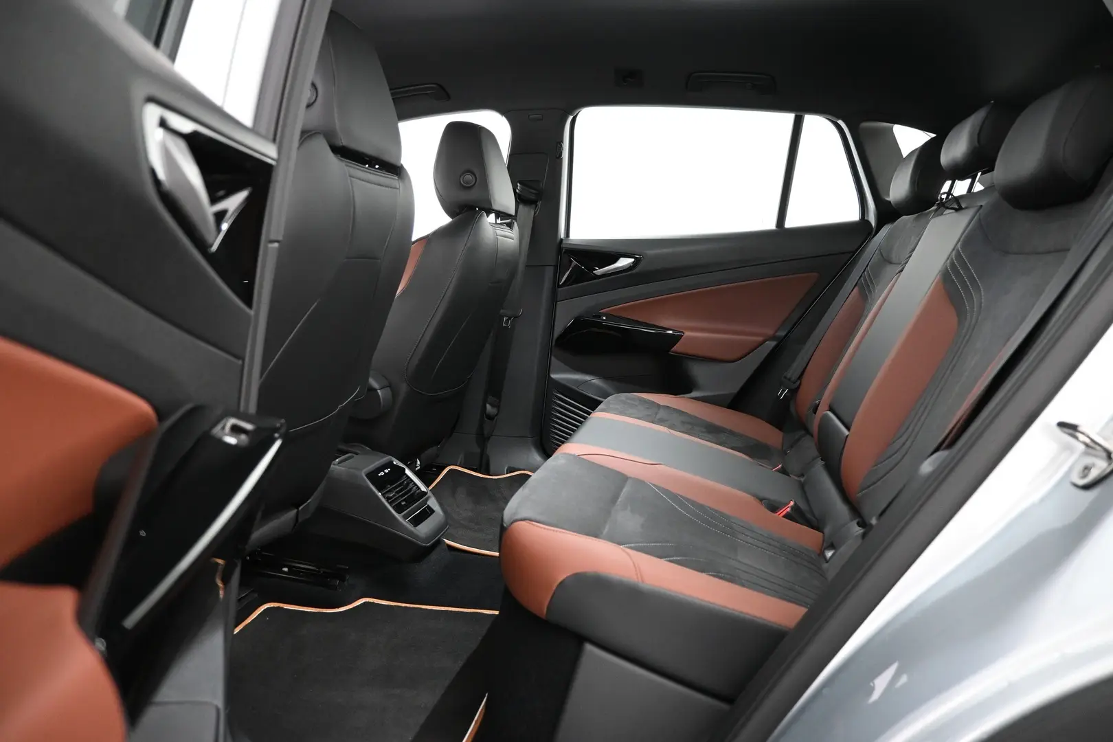 Car Image - QWDZYy56DzqE0Bb83LkPV