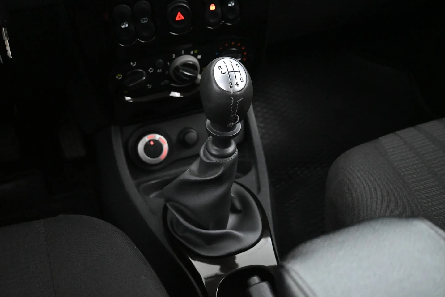 Car Image - FH0xSYGWIhjmWGdmv5fL2