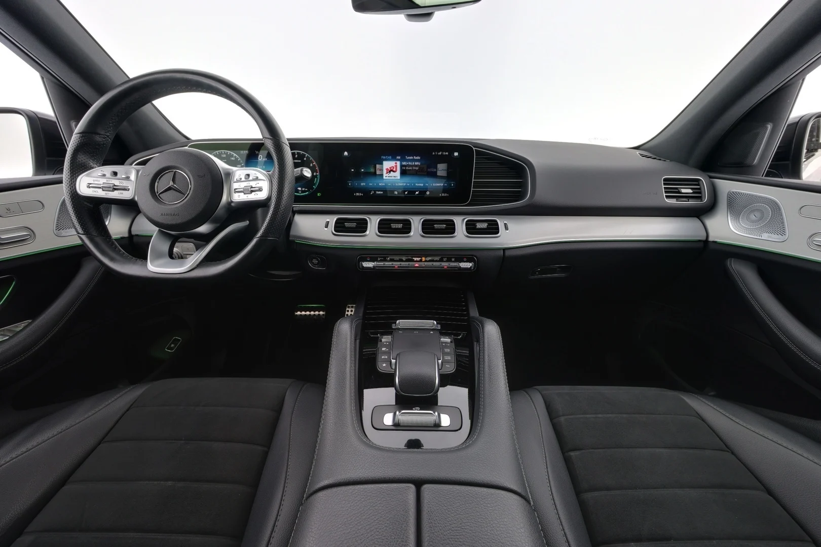 Car Image - 2NsUQdo8wbBNBdrLOJs6vq