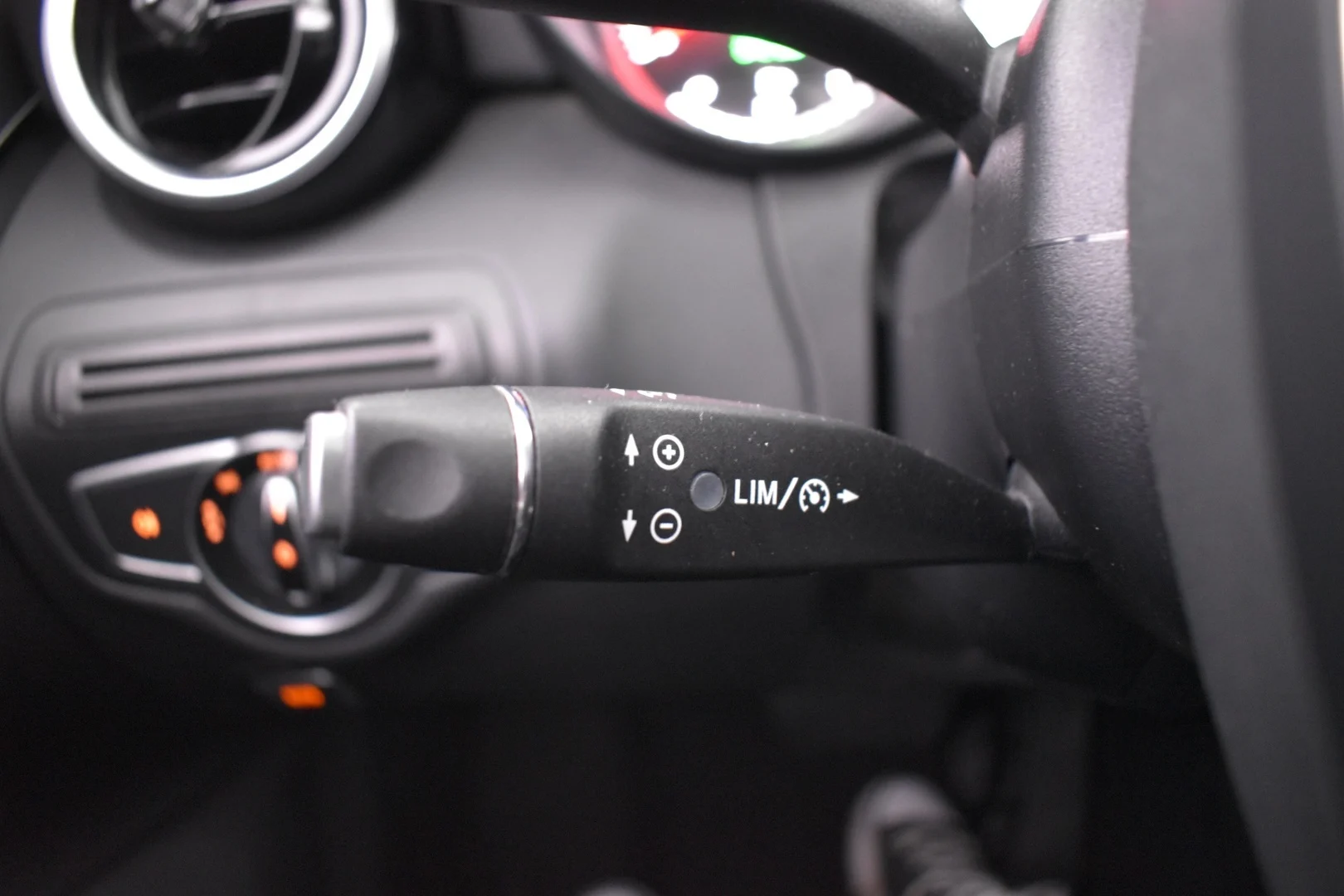 Car Image - 1DeAdahxNT9kzpPO57cDU3