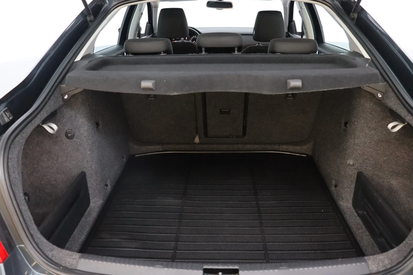 Car Image - 6576wZ1kye2zINsjOvgQw0