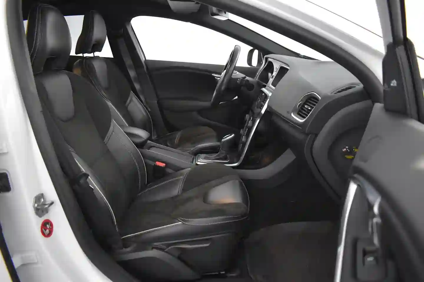 Car Image - ACpPtc6eSuzSezPypMKgg