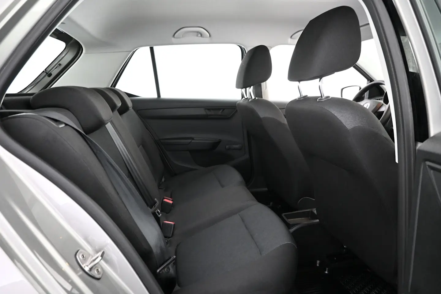 Car Image - uJbqobai3BkurtKDWKrjc
