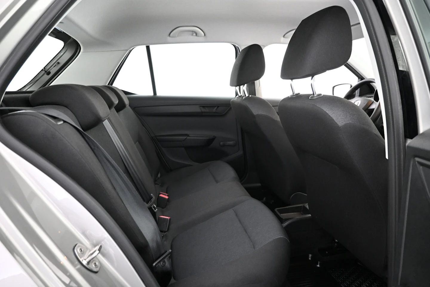 Car Image - uJbqobai3BkurtKDWKrjc