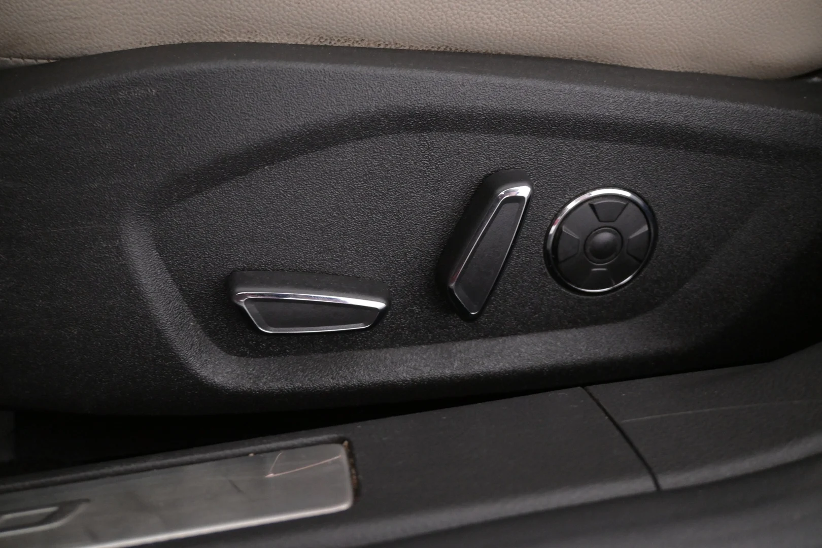 Car Image - 3R1wJCMgqrFPd5VQdEKmE3