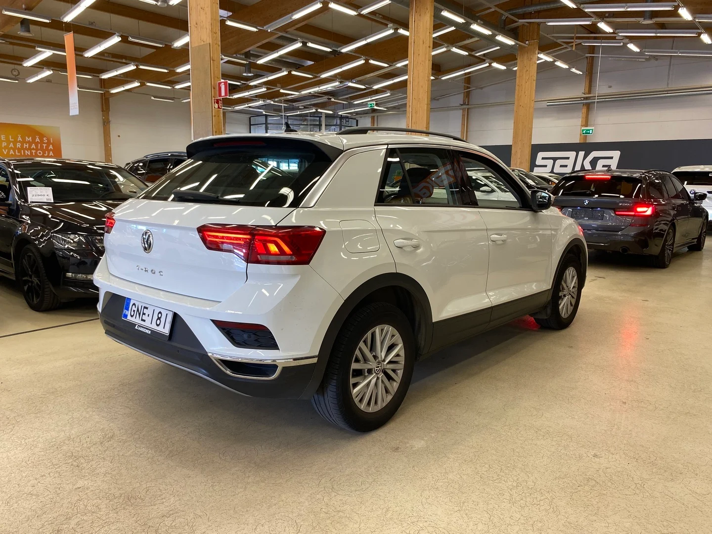 Car Image - 3wLHXfbV7f6yqM40FGIdBw