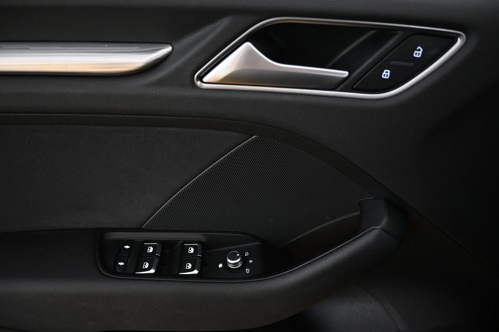 Car Image - UgwMkp91d8NHp1SpTRZaj