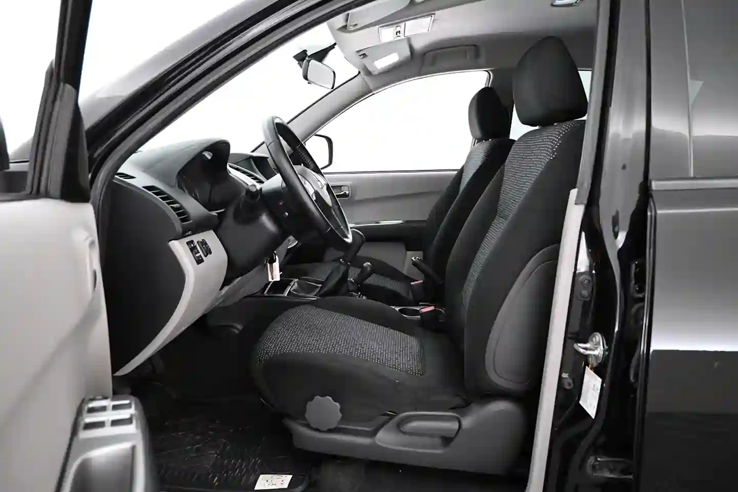 Car Image - 2QUgioo2rIXSYieM1yvbRh