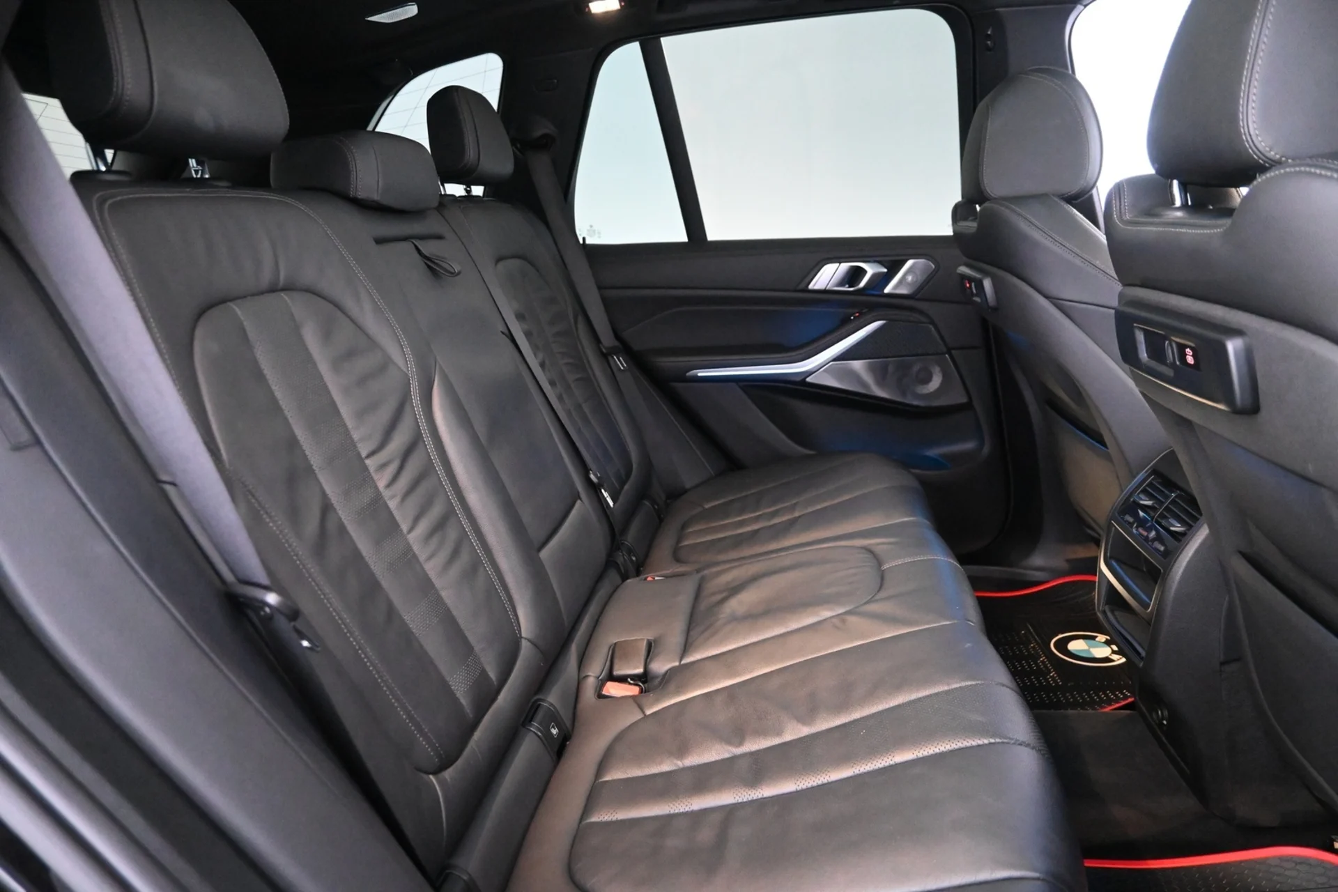 Car Image - 5mG930QE5bNKqhsCRKS2zC