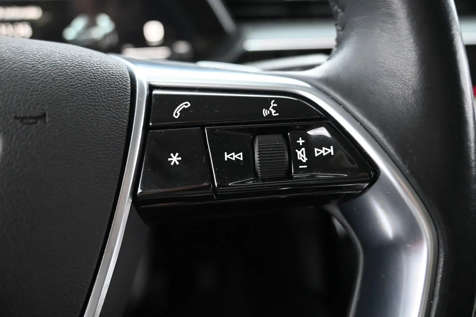 Car Image - 6DFvc1lenfZGLlC8vauThC