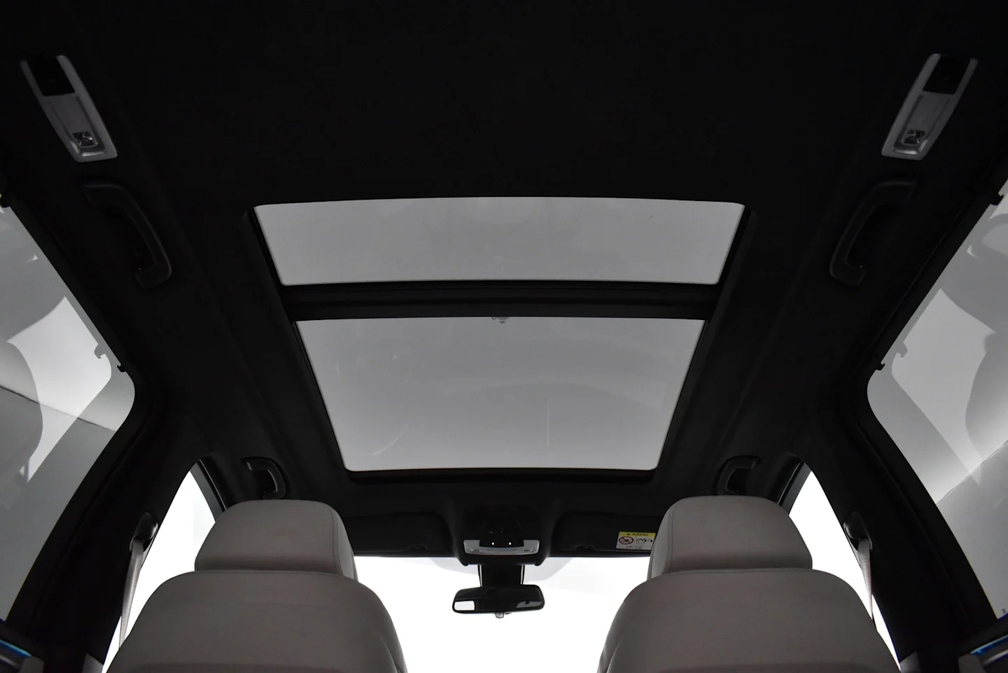 Car Image - 1Rrzv3BNPUTOUasM9SXhL5