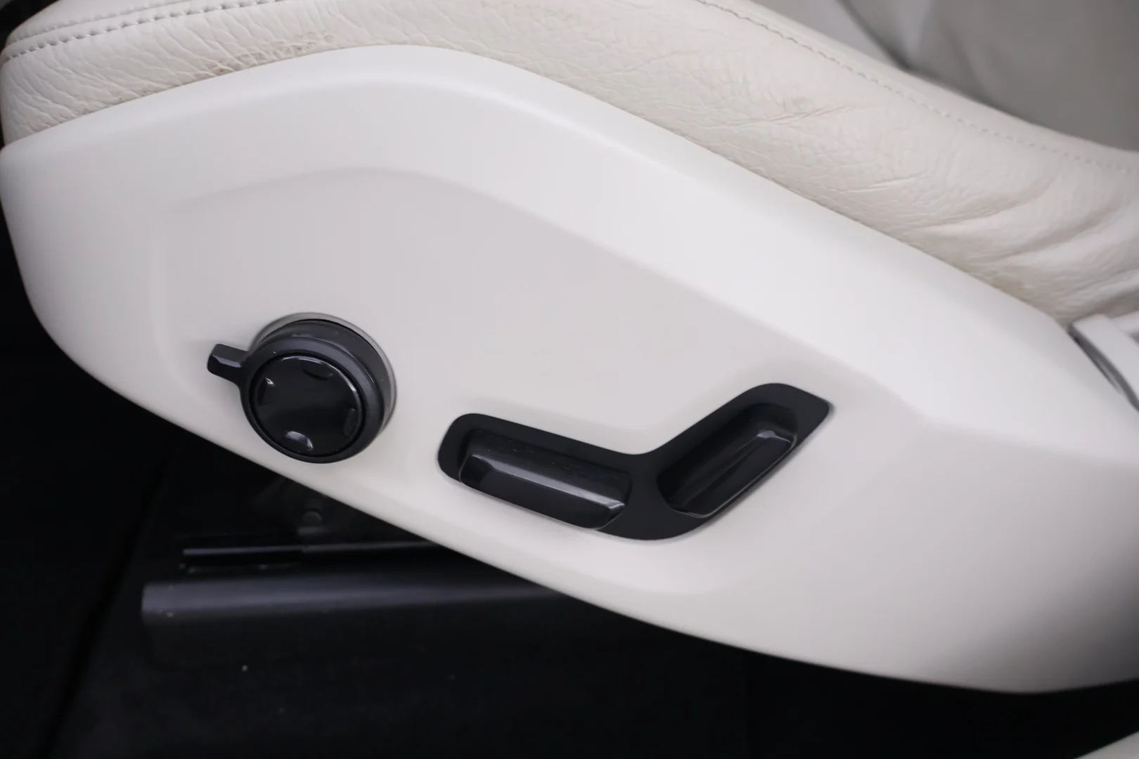 Car Image - 2gh5m7Zke3GVRXXq6XakXQ