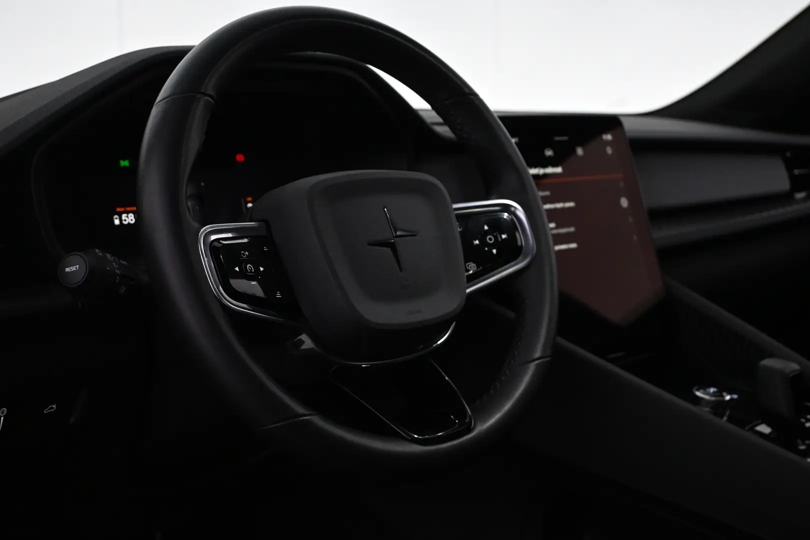 Car Image - 4I2KUS3kYxvm9J5lK5CHmW
