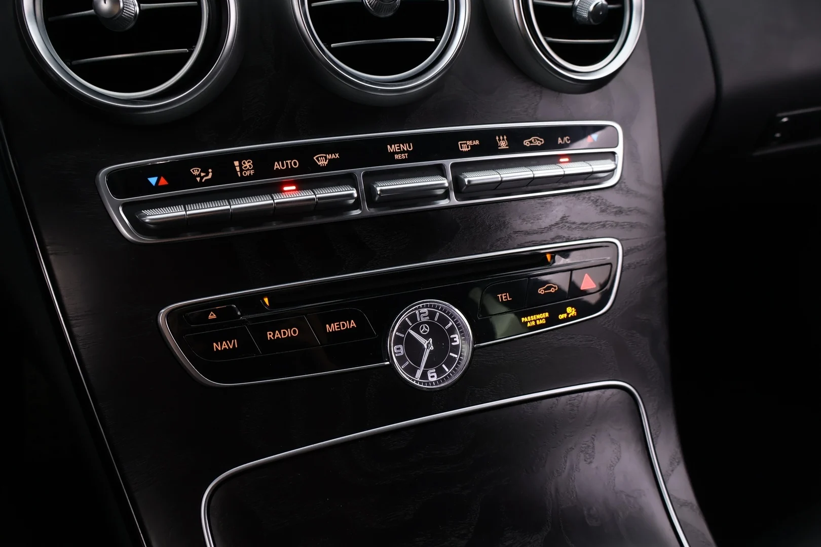 Car Image - 60W1ewredElhJmRz3YMLGx