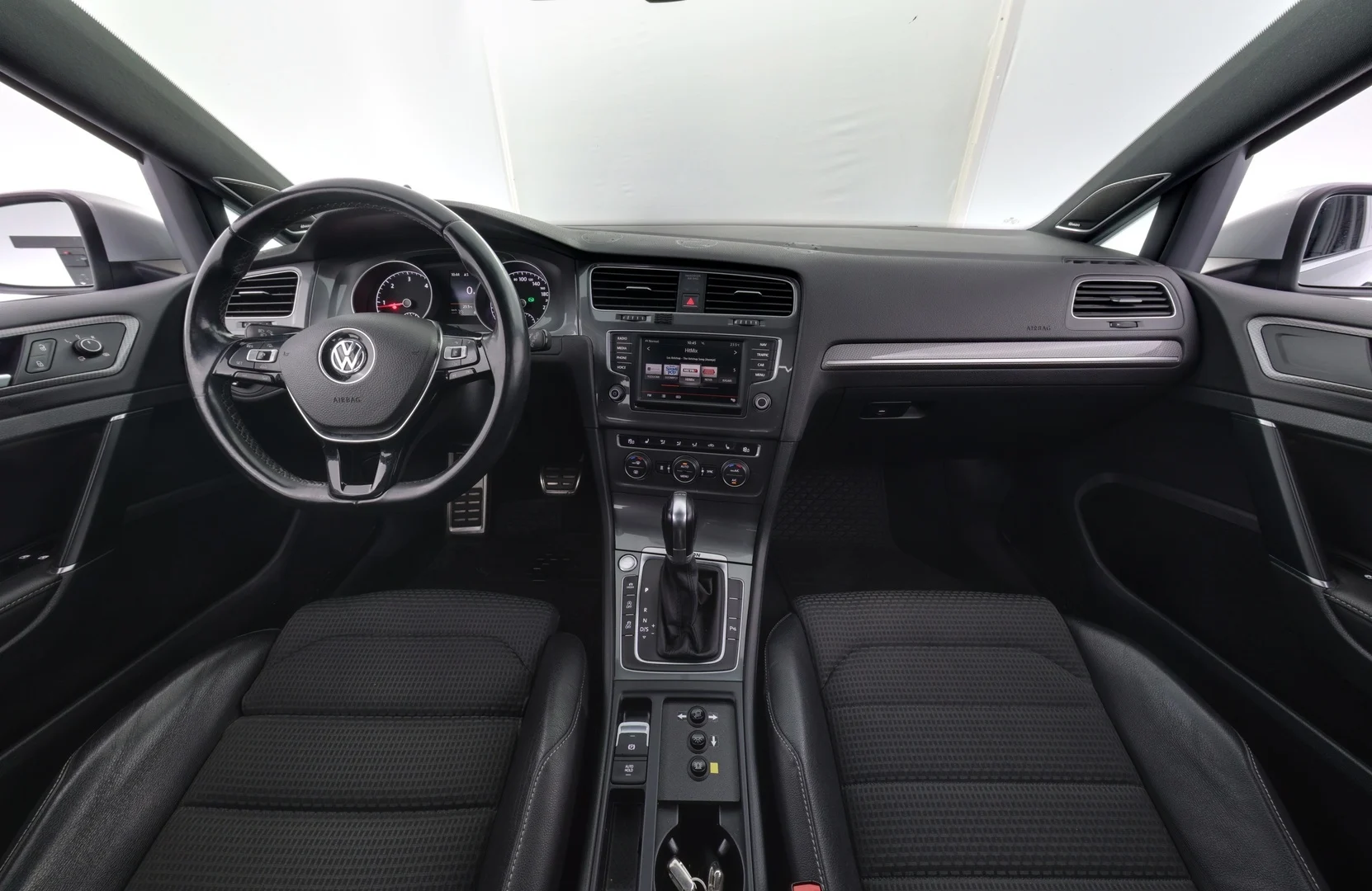 Car Image - 4nRslYYgPhqH17rZp0fMia