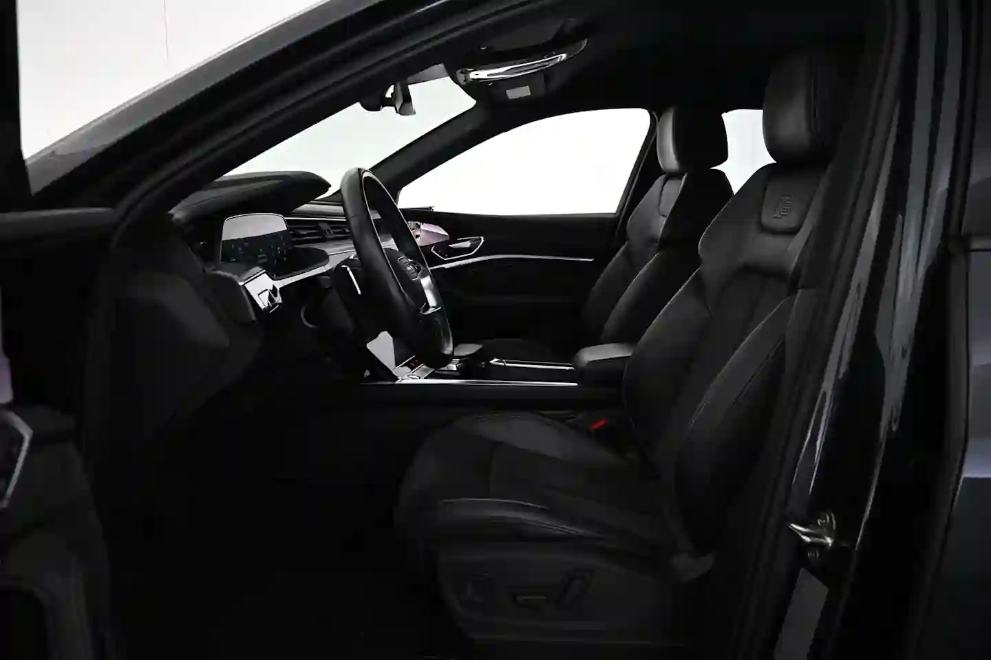 Car Image - 1DVlsTHozufysu1vHwMZIL