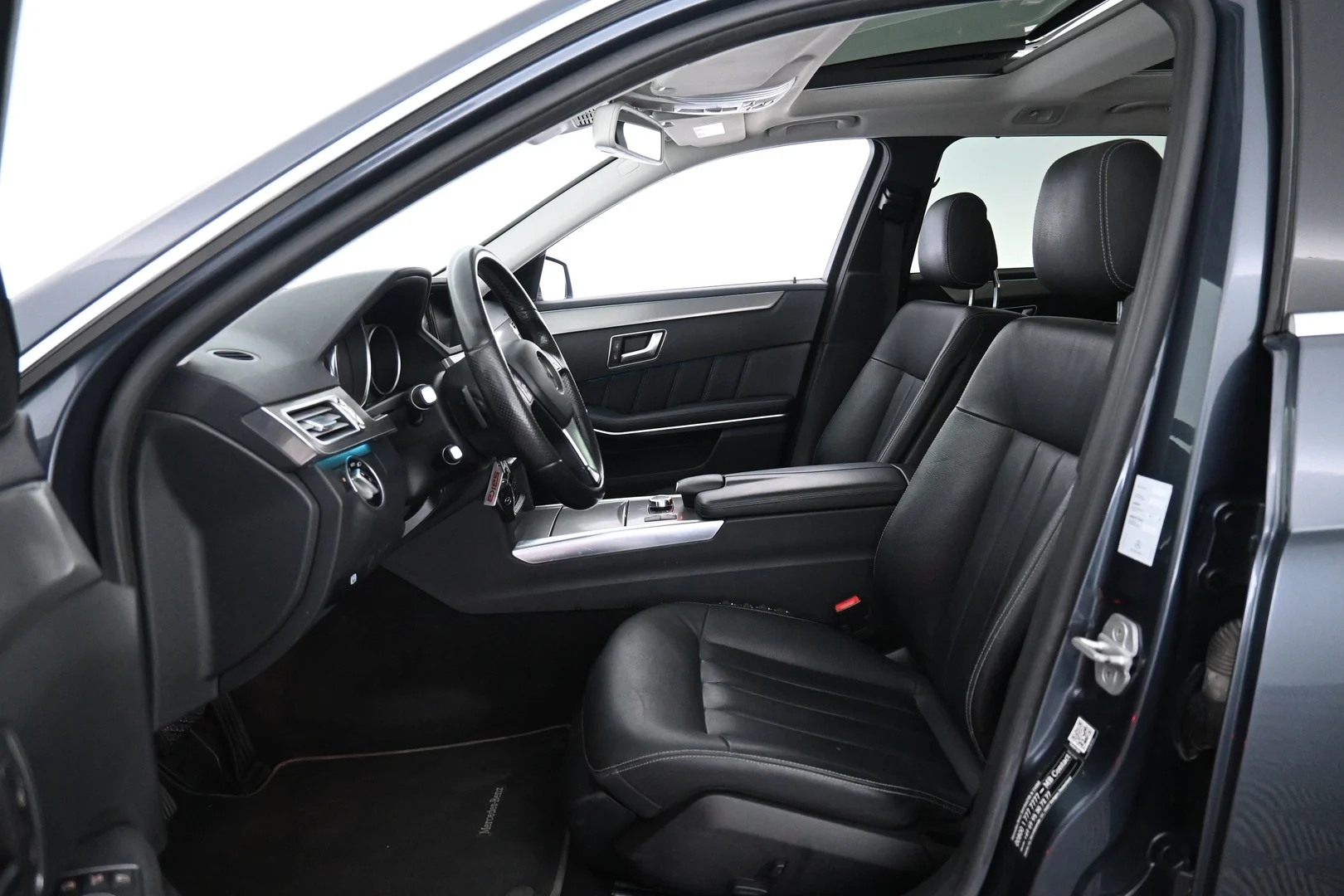 Car Image - 3VddRxYoErE5hZ0FpxZrZz