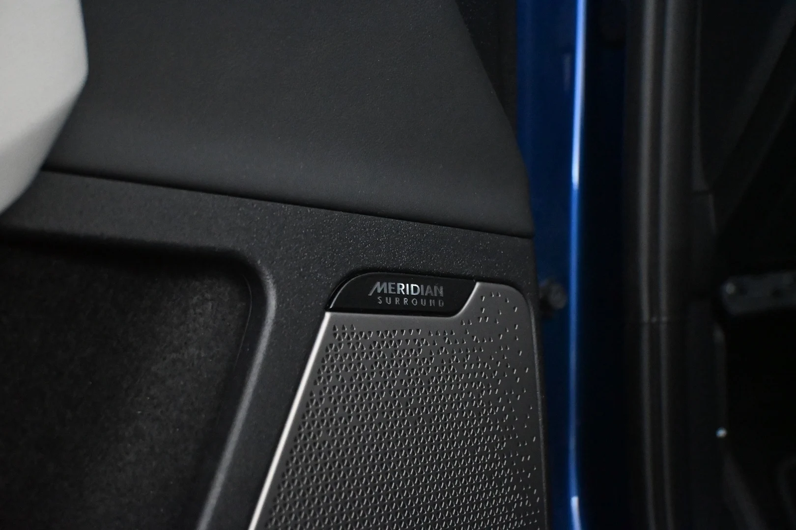 Car Image - L9WmIrGBkvhgJWgsVeCSN