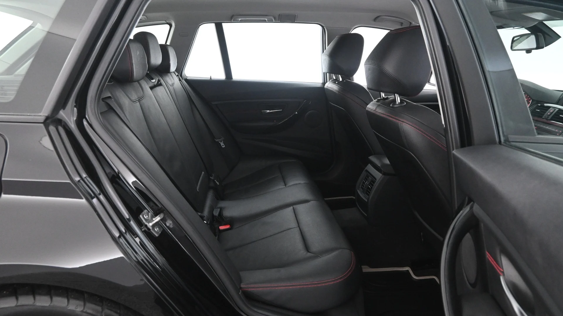 Car Image - 4YXs3iULkndyy6mQoVTlbp