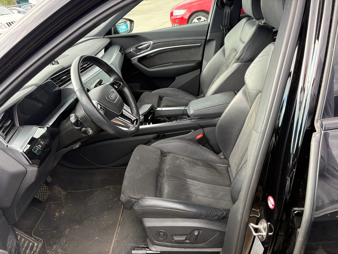 Car Image - 7zczV0mPoDOZmAfujXB7Fn