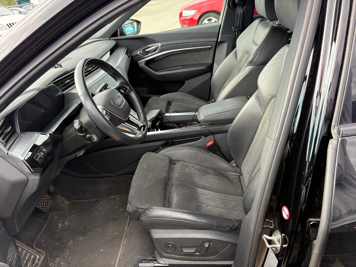 Car Image - 7zczV0mPoDOZmAfujXB7Fn