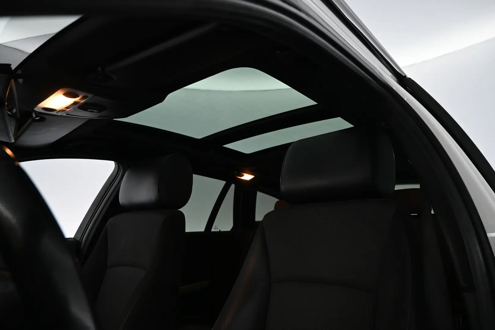 Car Image - 1iYP7cfEd8FWCTWdrMyzLu